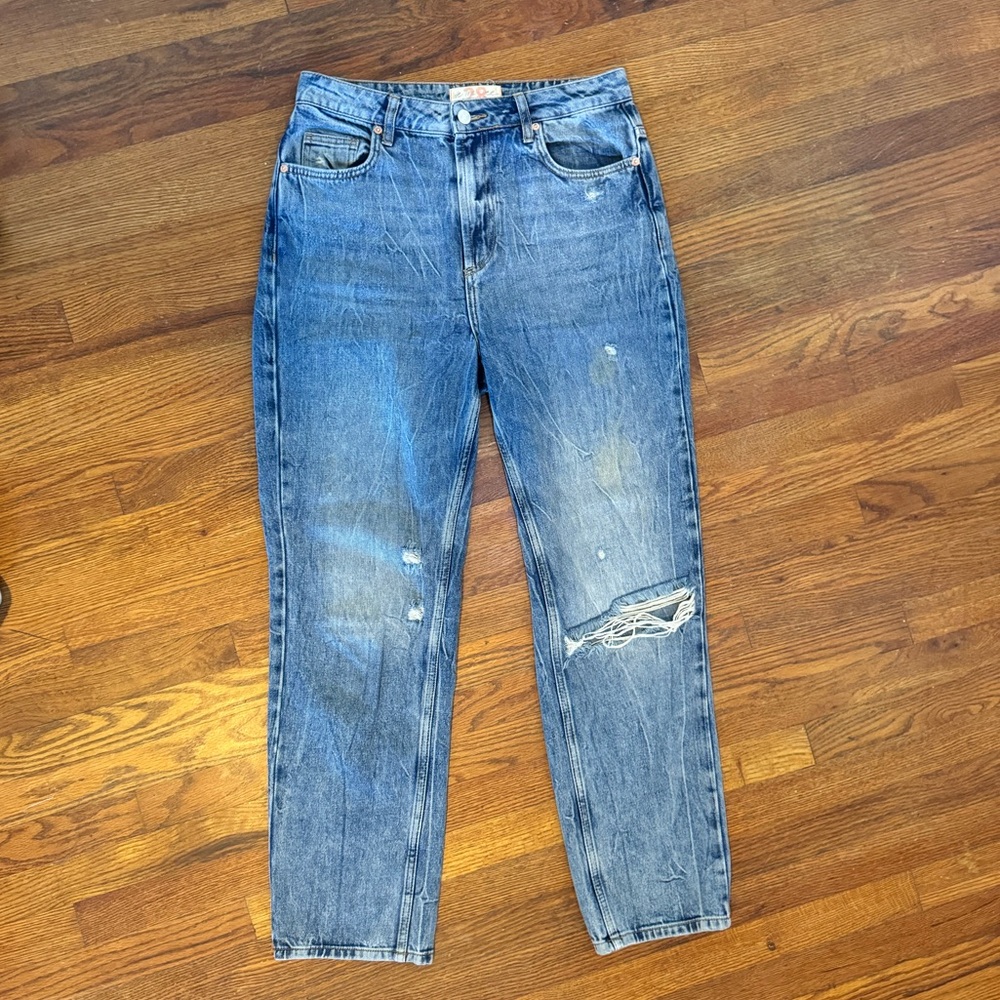 Free People
Loose relaxed Jean